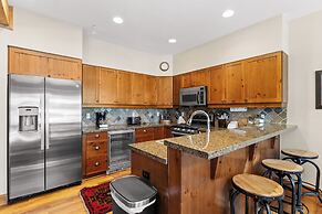 Settler's Creek #6563 by Summit County Mountain Retreats