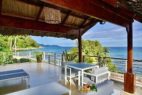 Sea Splash & La Petite Maison