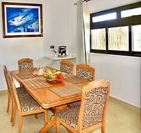 Sea Splash & La Petite Maison