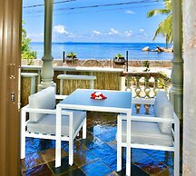 Sea Splash & La Petite Maison