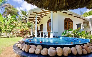 Sea Splash & La Petite Maison