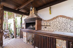 2439 Villa Maresole by Barbarhouse