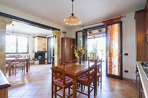 2439 Villa Maresole by Barbarhouse