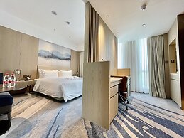 White Swan VYV Hotel