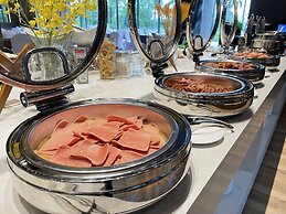 White Swan VYV Hotel