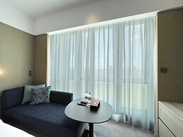 White Swan VYV Hotel