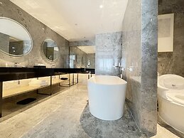 White Swan VYV Hotel