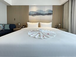 White Swan VYV Hotel