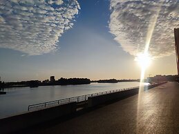 White Swan VYV Hotel