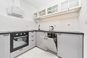 Studio Wrocław Gwiaździsta by Renters