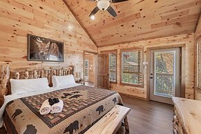 Smokey Treats 5 Bedroom Cabin by RedAwning