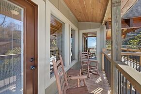 Smokey Treats 5 Bedroom Cabin by RedAwning