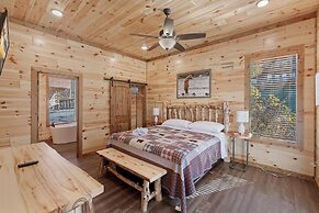 Smokey Treats 5 Bedroom Cabin by RedAwning