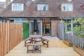 Central 3 Bedroom House With Garden