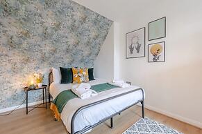 Central 3 Bedroom House With Garden