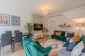 Central 3 Bedroom House With Garden