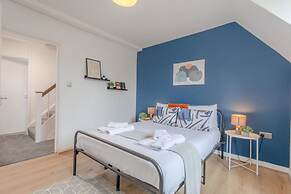 Central 3 Bedroom House With Garden