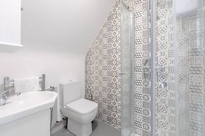 Central 3 Bedroom House With Garden