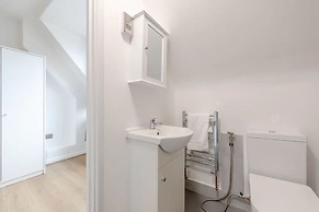 Central 3 Bedroom House With Garden