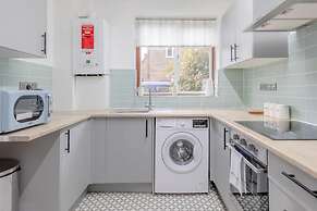 Central 3 Bedroom House With Garden