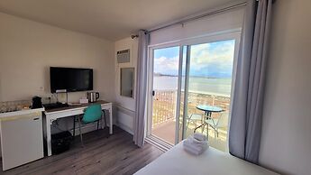 La Plage Motel