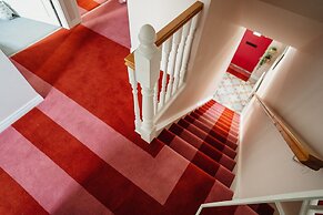 Central Belfast Apartments: Unique Retreat in the East