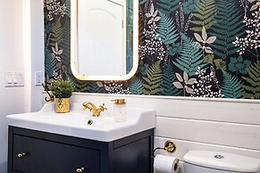 The Downtown Hive by Revelstoke Vacations