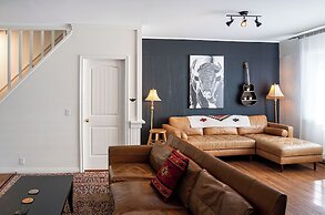 The Downtown Hive by Revelstoke Vacations
