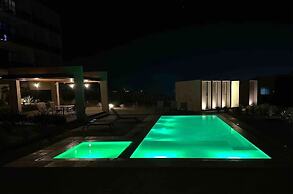 Condo Mir by TRVL2HM