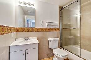 Amazing 2BD Steps From the Convention Center