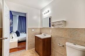 Lovely 2bd Apt Steps From the Convention Center