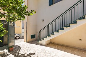 2341 Villino Salsedine by Barbarhouse