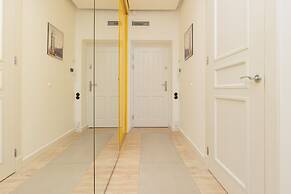 Warsaw Radna Apartment by Renters