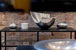 Warsaw Radna Apartment by Renters