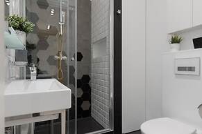 Warsaw Radna Apartment by Renters
