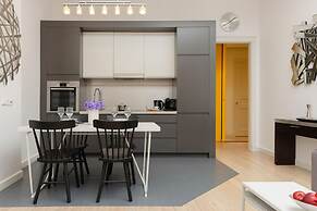 Warsaw Radna Apartment by Renters