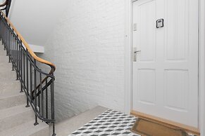 Warsaw Radna Apartment by Renters