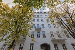 Warsaw Radna Apartment by Renters