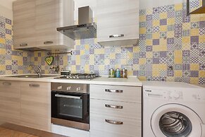 2486 Appartamento Arcobaleno by Barbarhouse