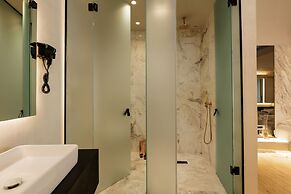 Kahlua Sea View Suites