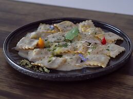 Kahlua Sea View Suites