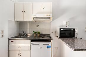 Nikiforos Apartments by Konnect, Mesongi