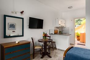 Nikiforos Apartments by Konnect, Mesongi