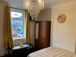 Busybee - Guest House- Self service