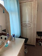 Busybee - Guest House- Self service