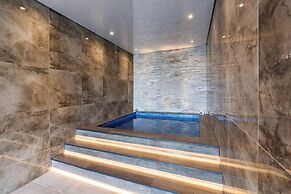 Clwyd Gate Manor Pool Sauna Hottub Cave Wales