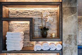 Clwyd Gate Manor Pool Sauna Hottub Cave Wales