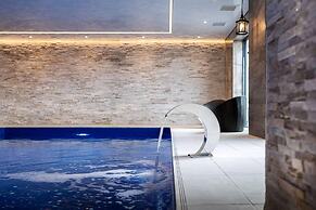 Clwyd Gate Manor Pool Sauna Hottub Cave Wales