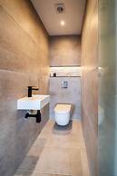 Clwyd Gate Manor Pool Sauna Hottub Cave Wales