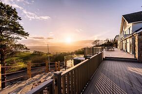 Clwyd Gate Manor Pool Sauna Hottub Cave Wales